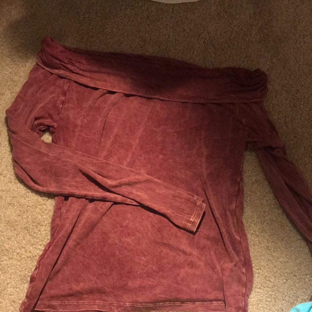 off the shoulder - Picture 4 of 4